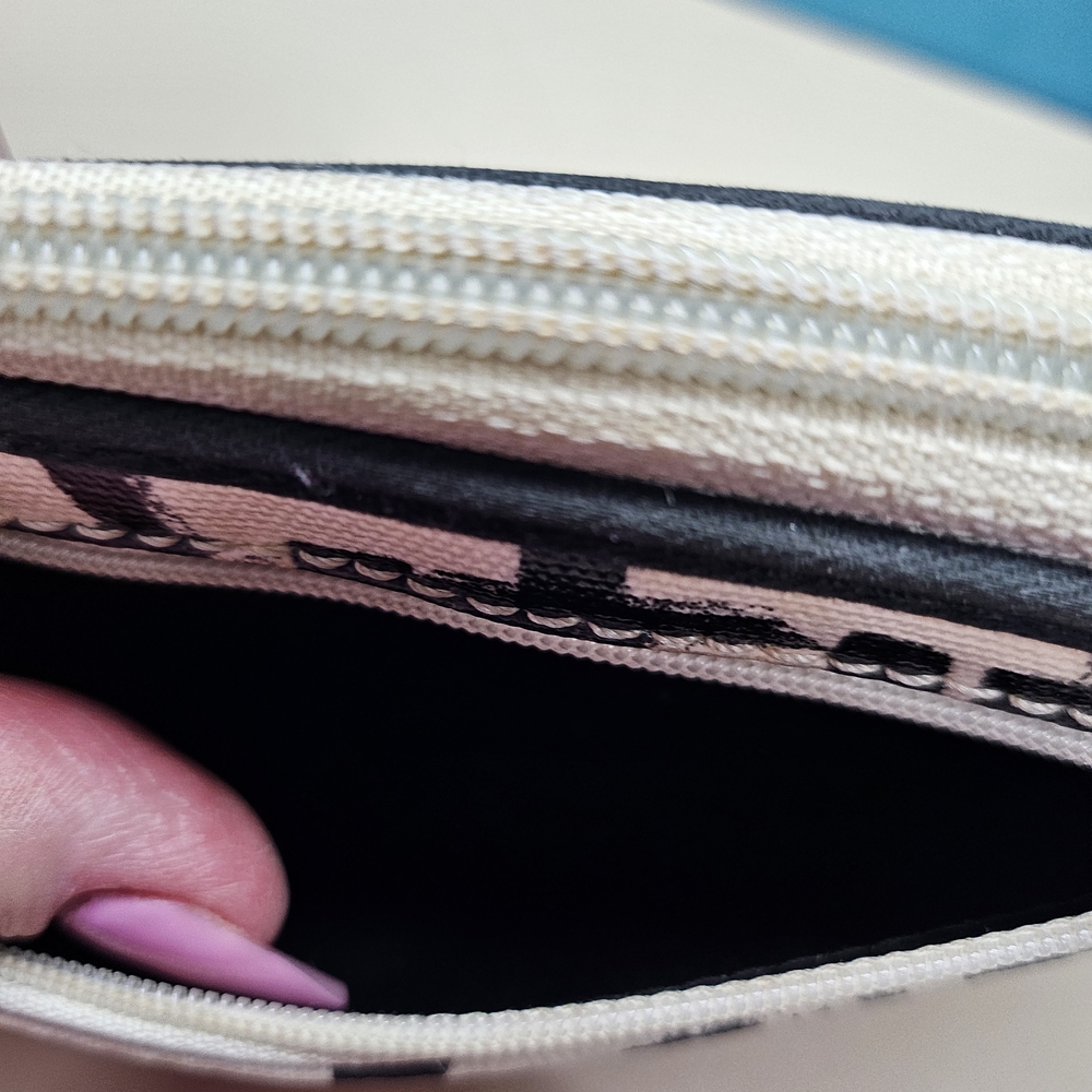 Fossil Black and White Patterned Wallet - Picture 5 of 10